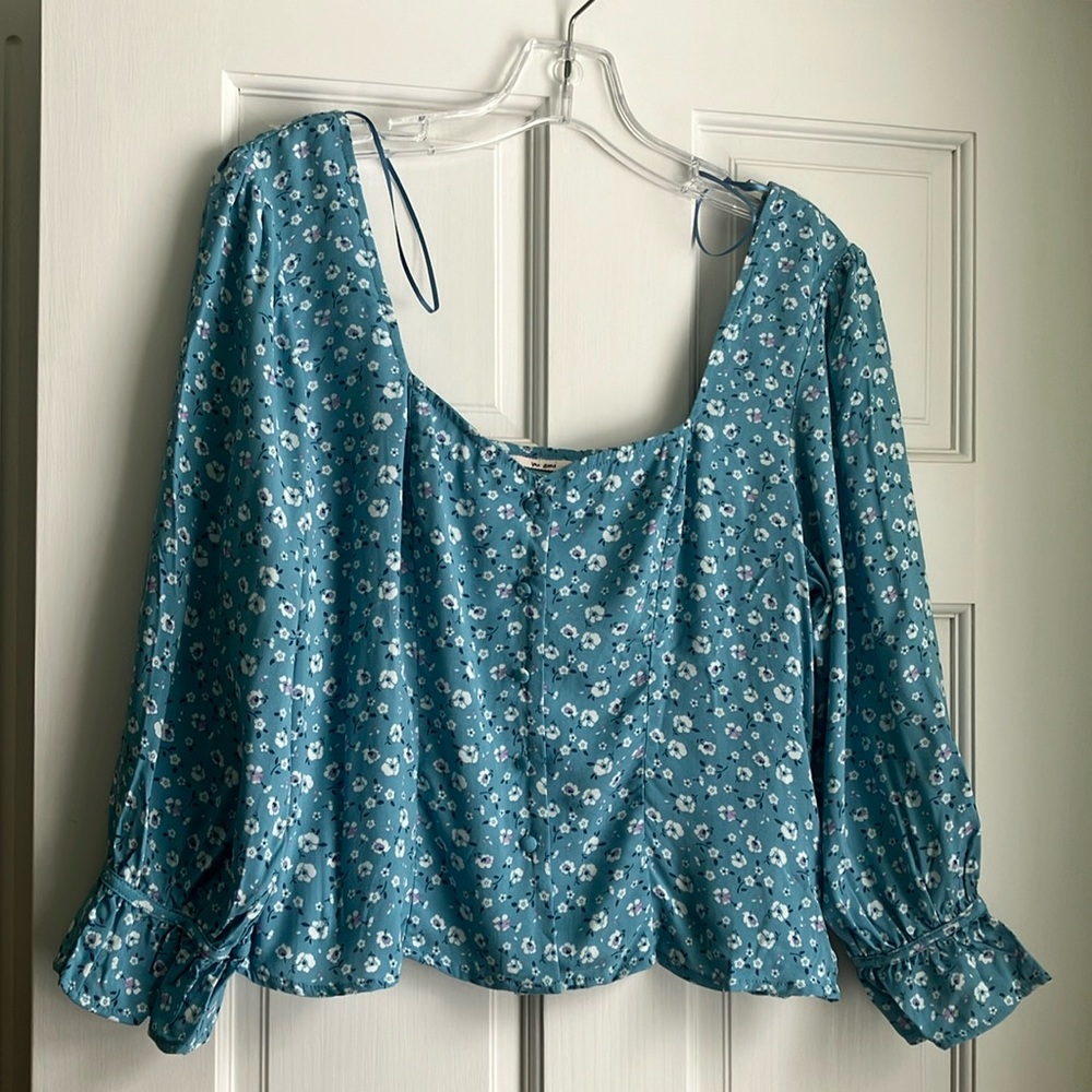 Mi Ami Blue Floral Top
